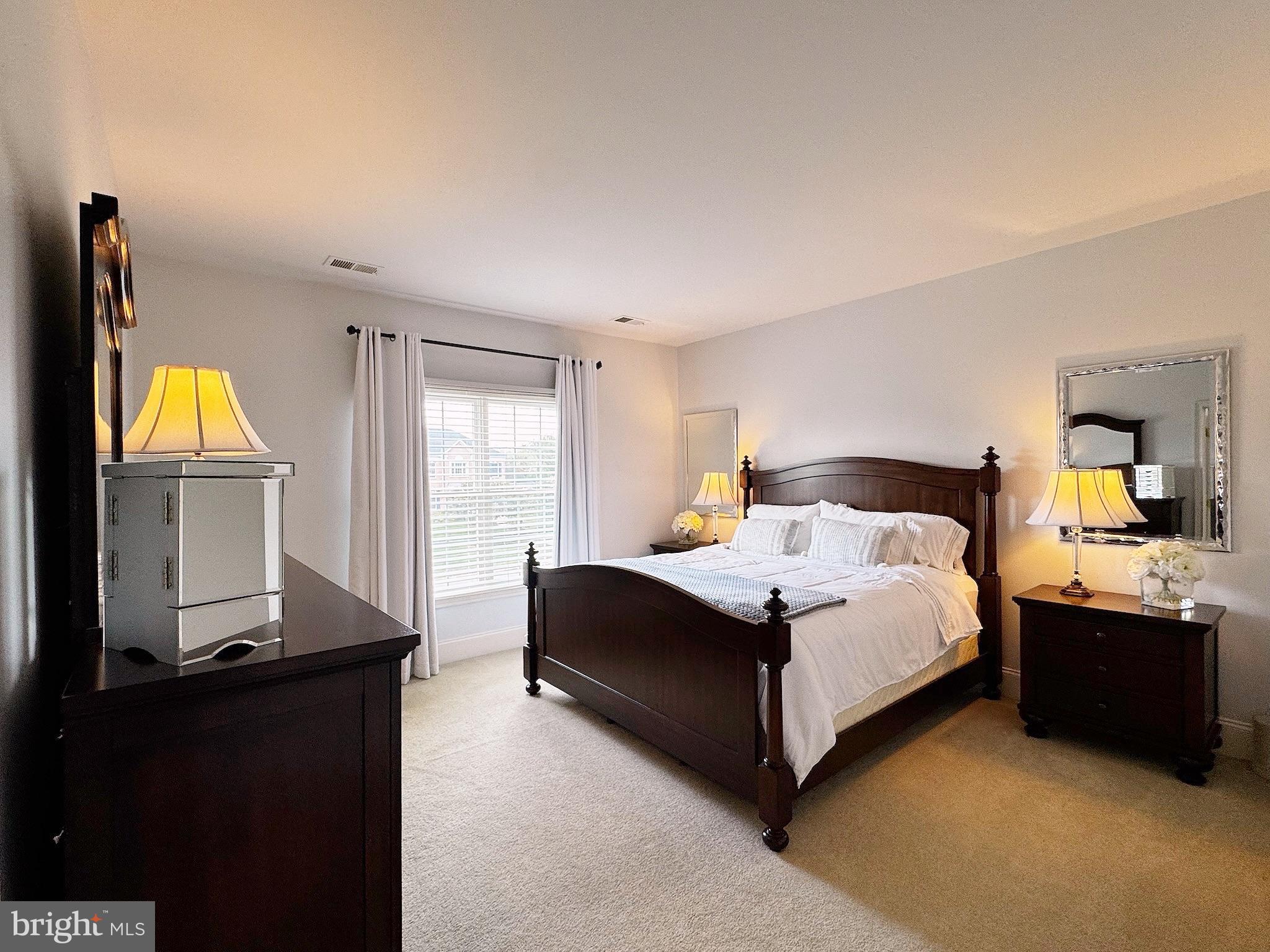 LOUDOUN VALLEY ESTATES - Residential