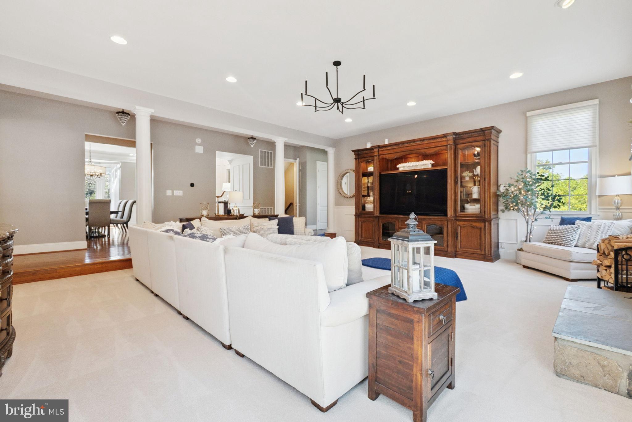 LOUDOUN VALLEY ESTATES - Residential