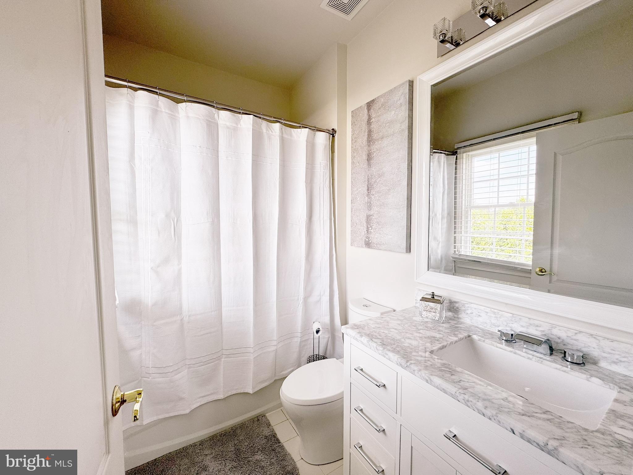 LOUDOUN VALLEY ESTATES - Residential