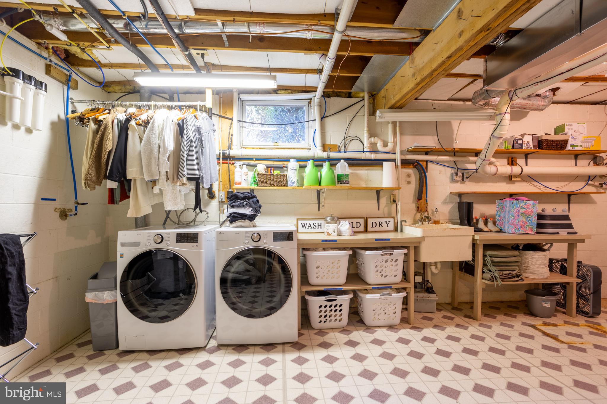 TALL TIMBERS - Residential