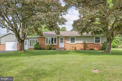 22 Center Road, Douglassville, PA MLS: PABK2056556