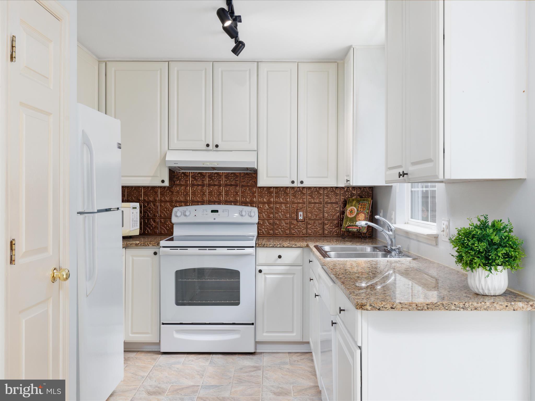 SAYBROOKE - Residential