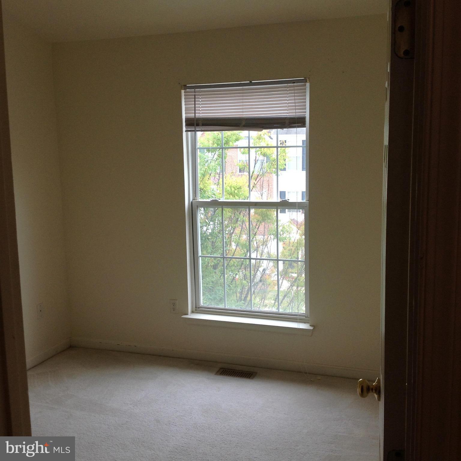 PENNSYLVANIA CROSSING - Residential Lease