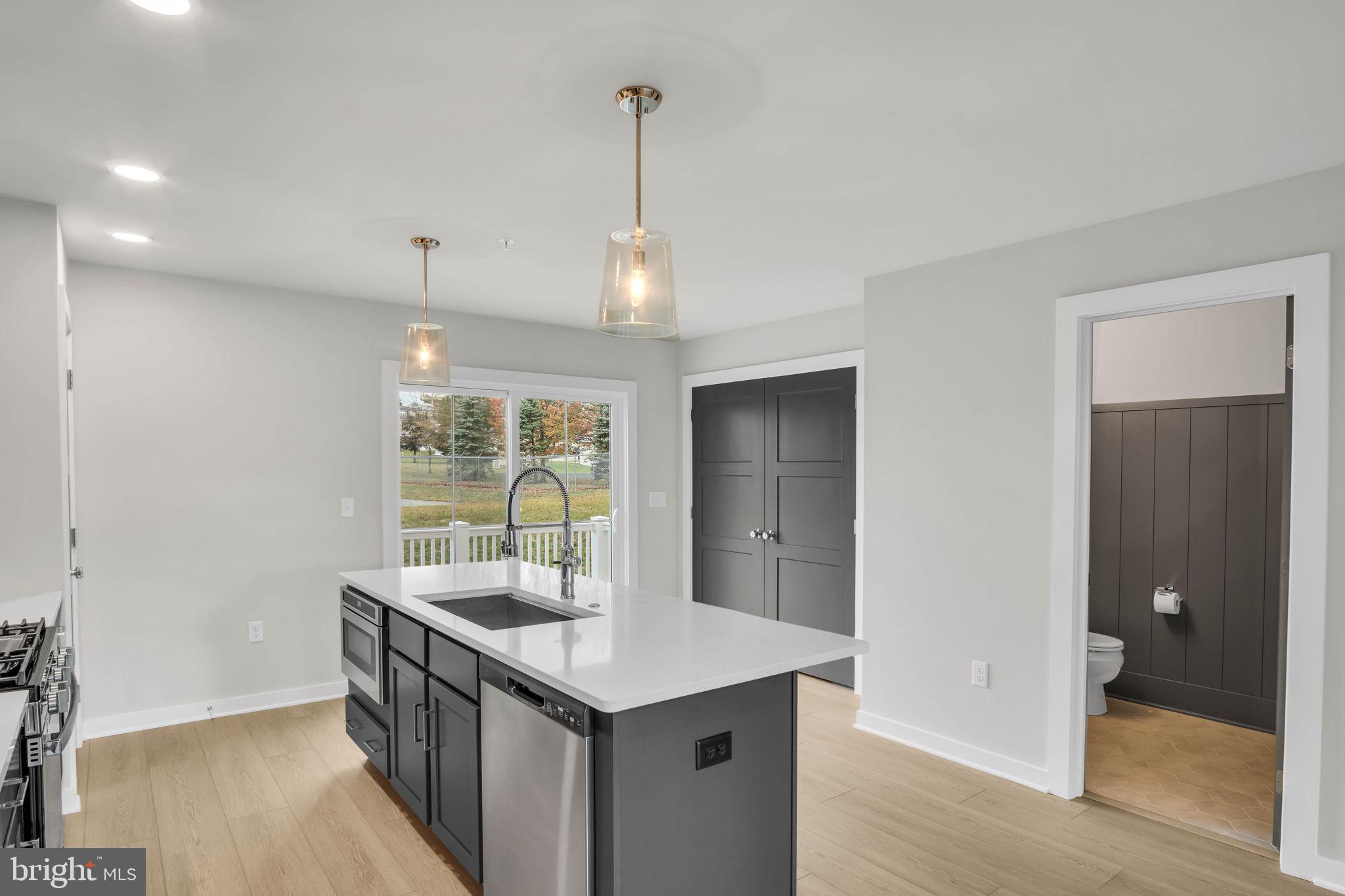 CREEK TERRACE - Residential