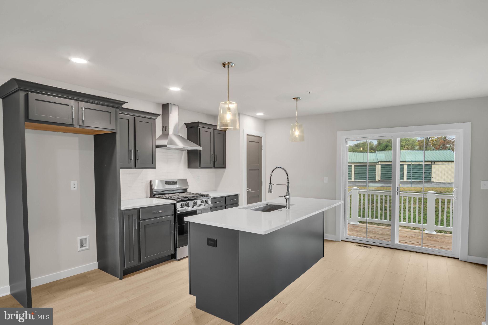 CREEK TERRACE - Residential