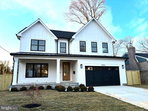 Photo of 11102 Stillwater Avenue, KENSINGTON, MD 20895 (MLS # MDMC2158542) Photo of 11102 Stillwater Avenue, KENSINGTON, MD 20895 (MLS # MDMC2158542)