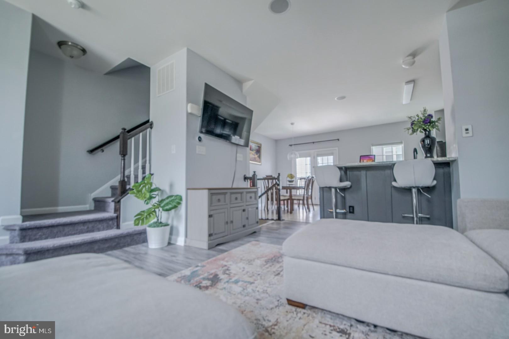 31 VILLAGE GREEN LANE