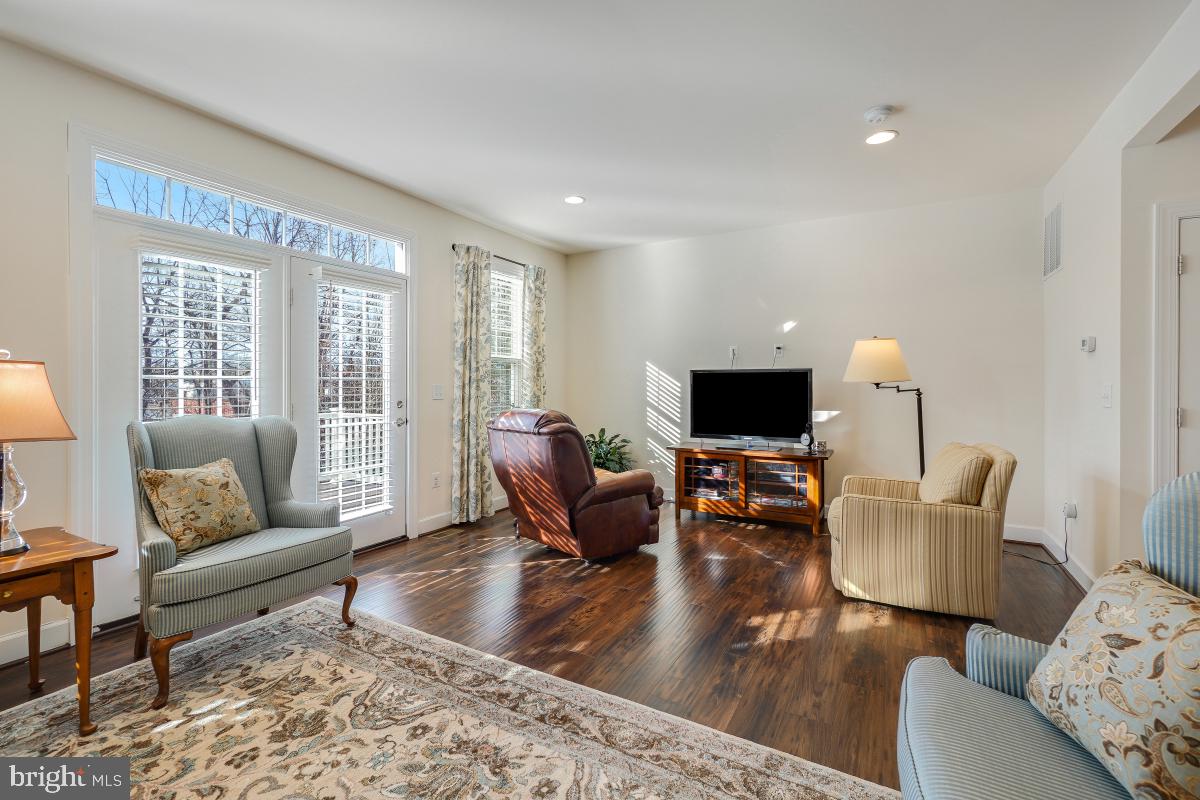 BRADLEY SQUARE - Residential