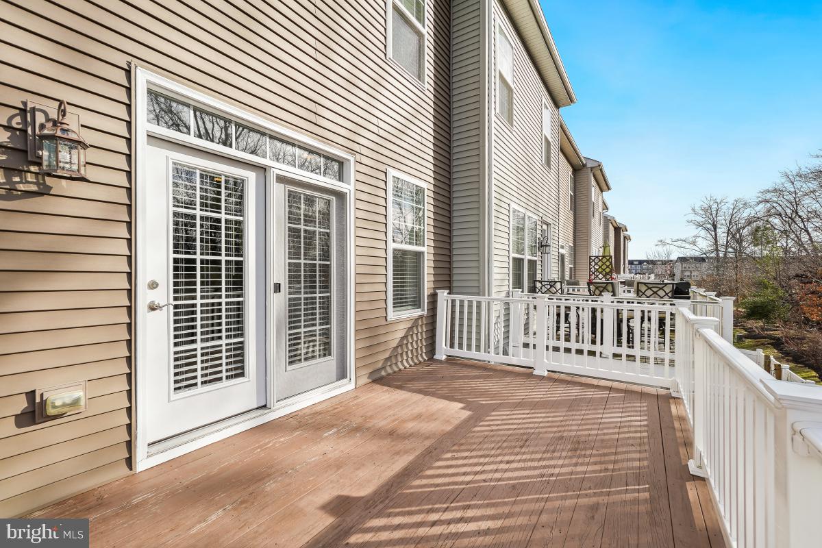 BRADLEY SQUARE - Residential