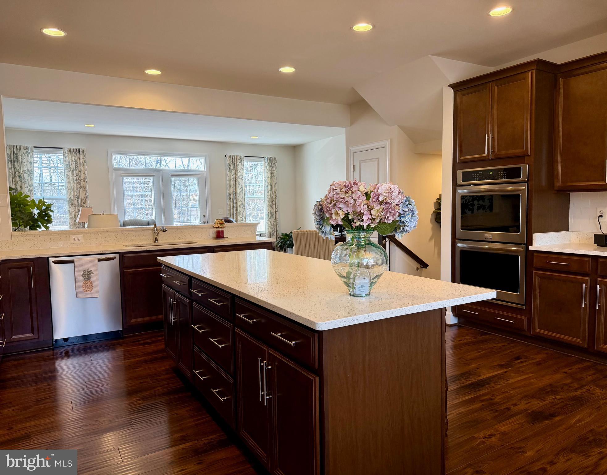 8898 ENGLEWOOD FARMS DRIVE