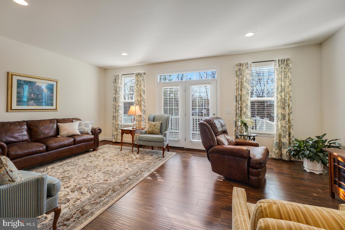 BRADLEY SQUARE - Residential