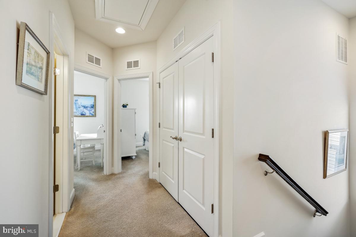 BRADLEY SQUARE - Residential