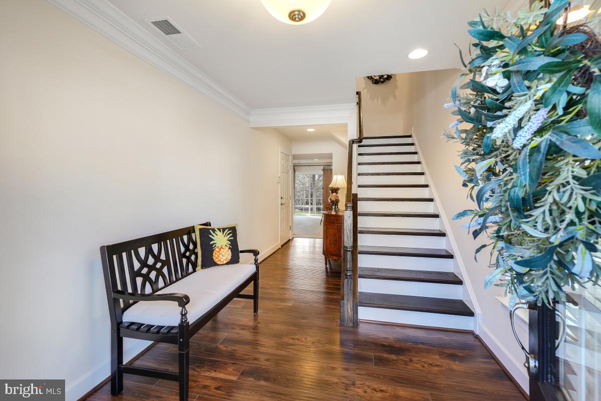 8898 ENGLEWOOD FARMS DRIVE