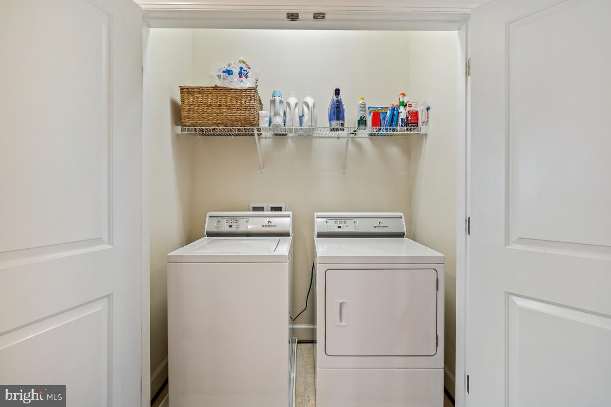 BRADLEY SQUARE - Residential