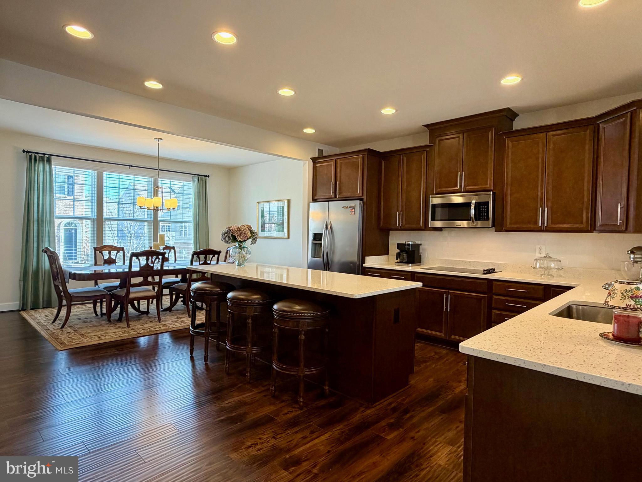 8898 ENGLEWOOD FARMS DRIVE