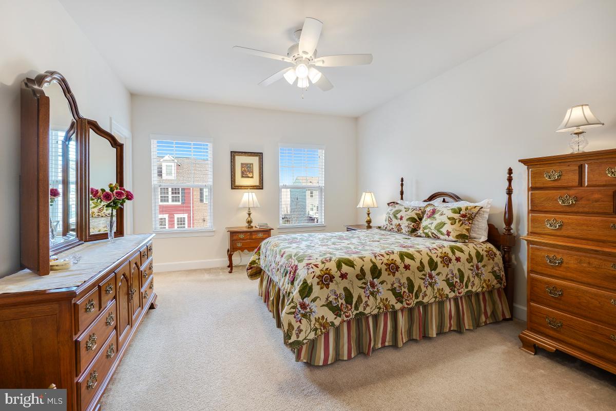 BRADLEY SQUARE - Residential