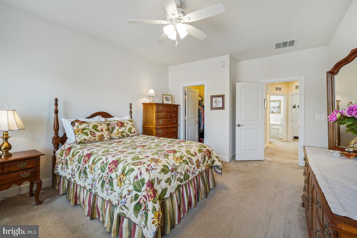 BRADLEY SQUARE - Residential