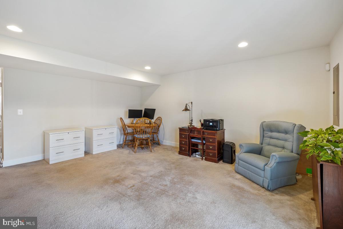 BRADLEY SQUARE - Residential