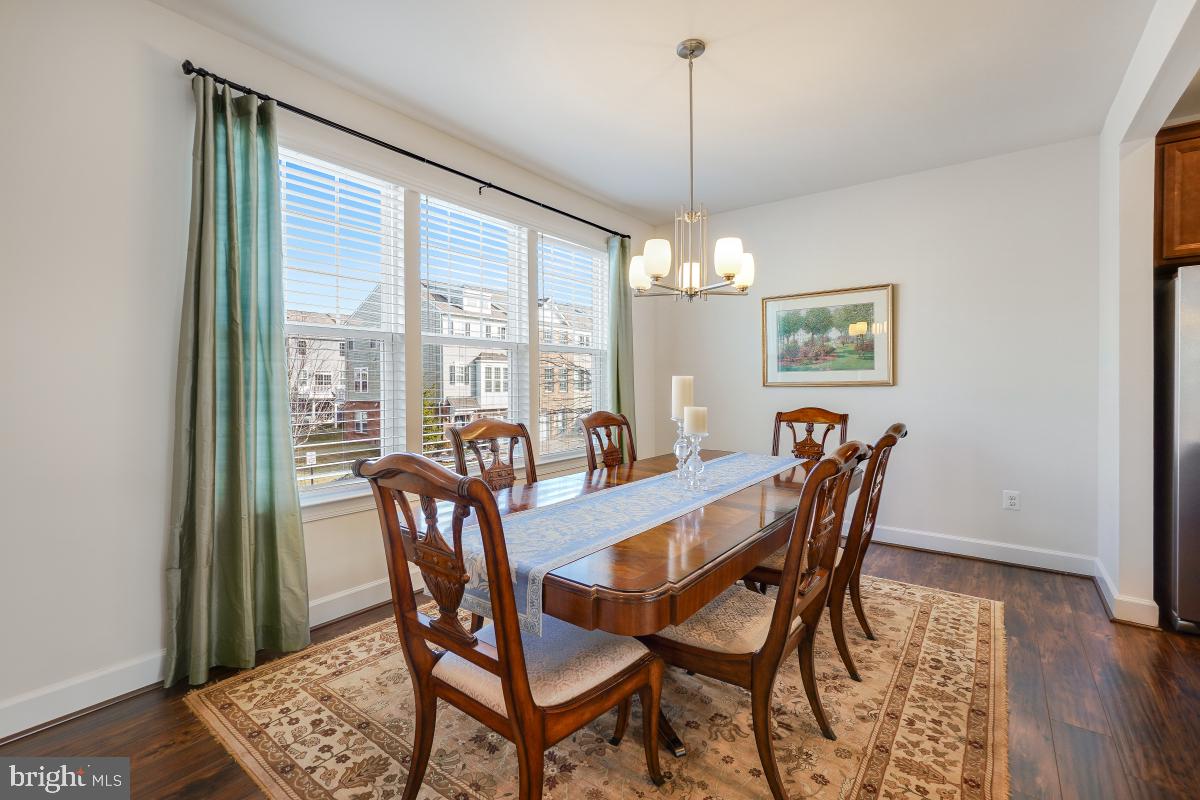 BRADLEY SQUARE - Residential