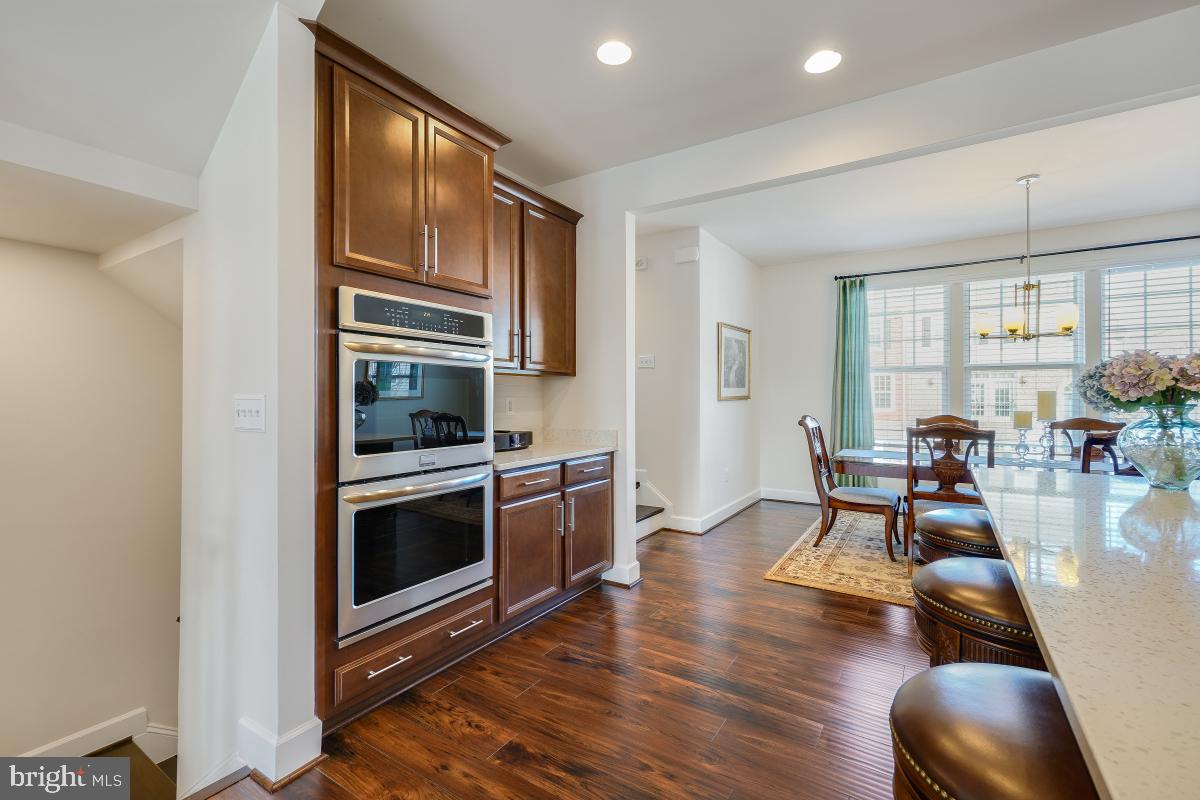 BRADLEY SQUARE - Residential