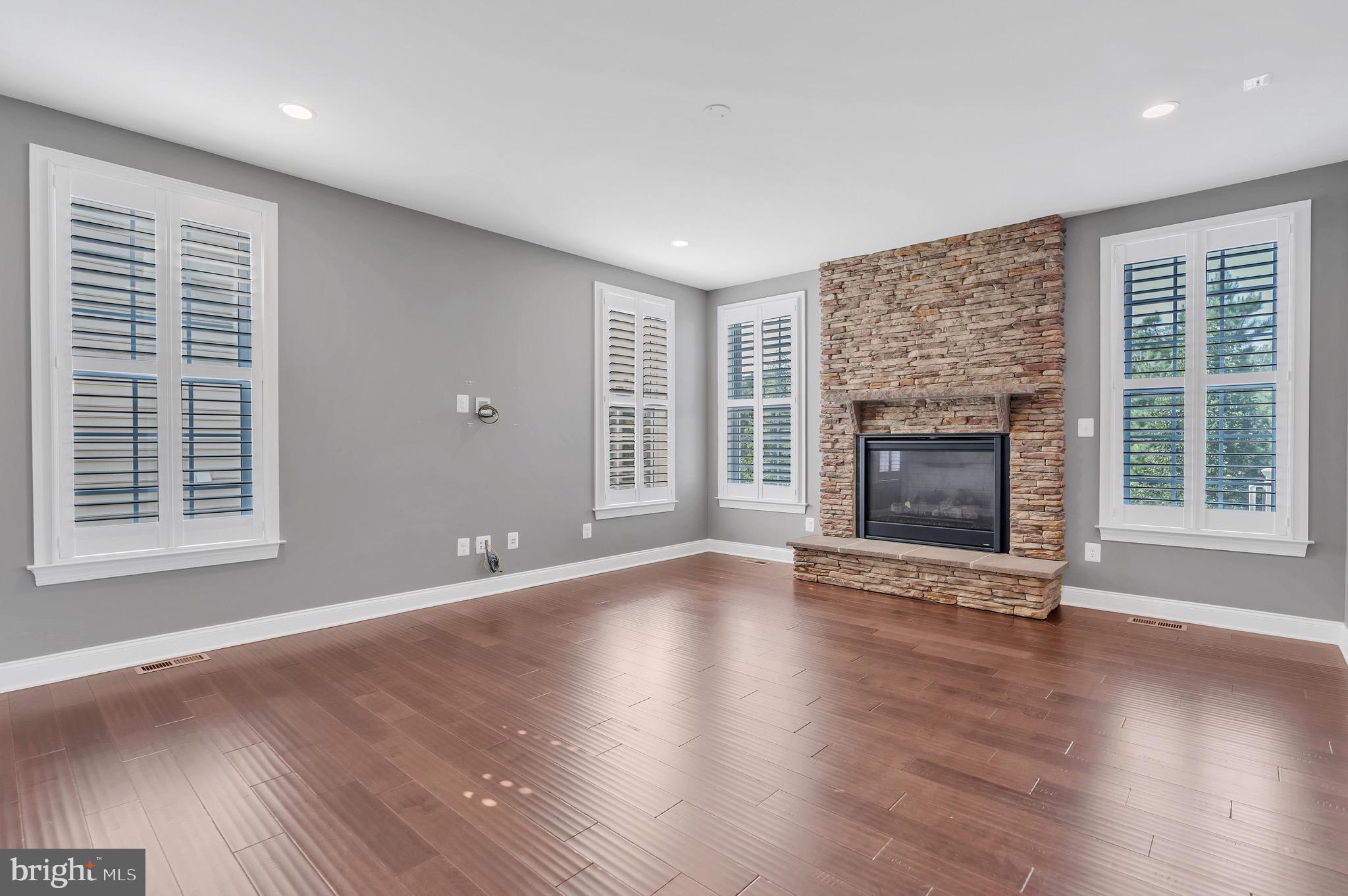 DOMINION VALLEY COUNTRY CLUB - Residential