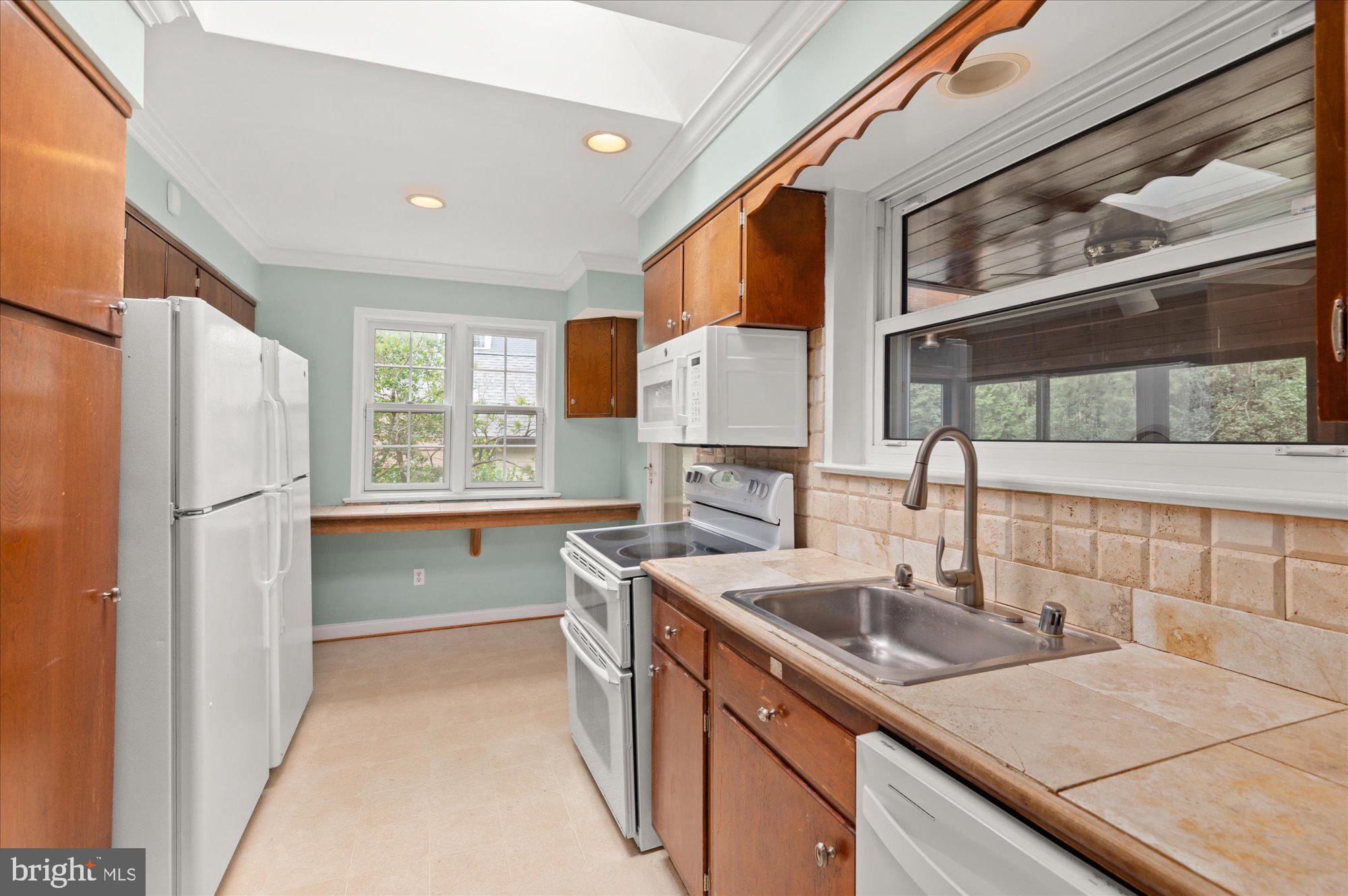 SOMERSET HEIGHTS - Residential Lease