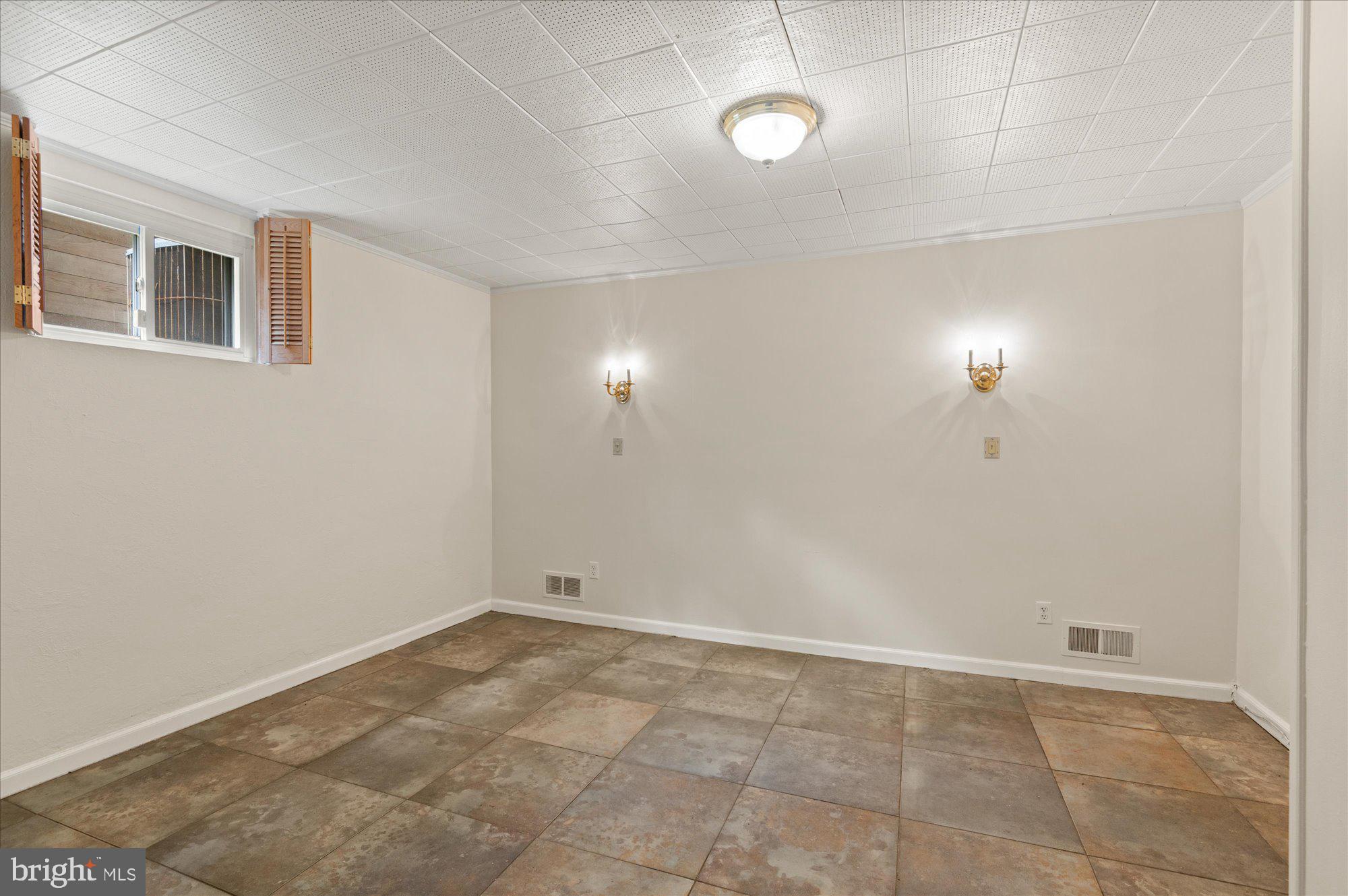 SOMERSET HEIGHTS - Residential Lease