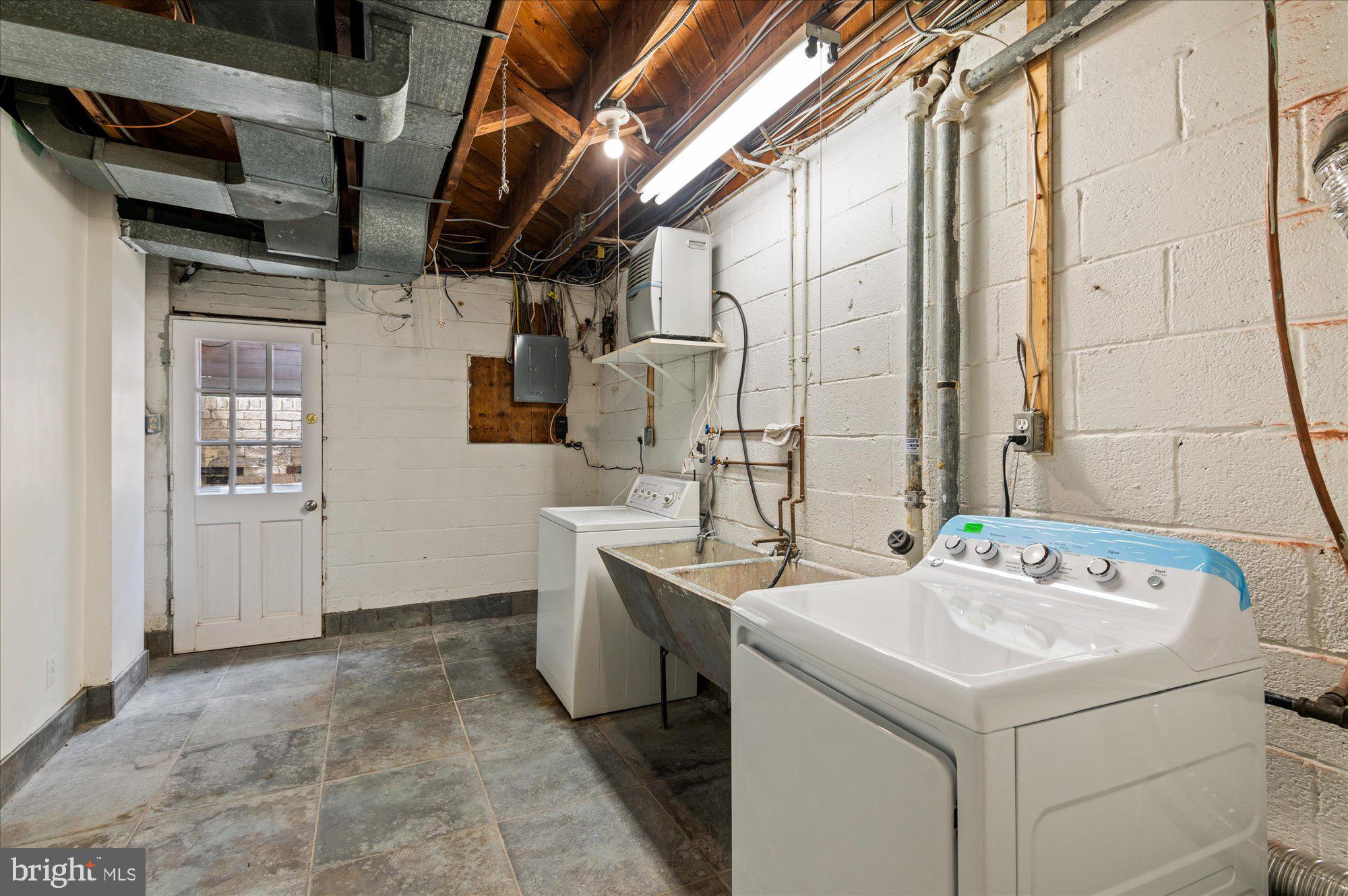 SOMERSET HEIGHTS - Residential Lease