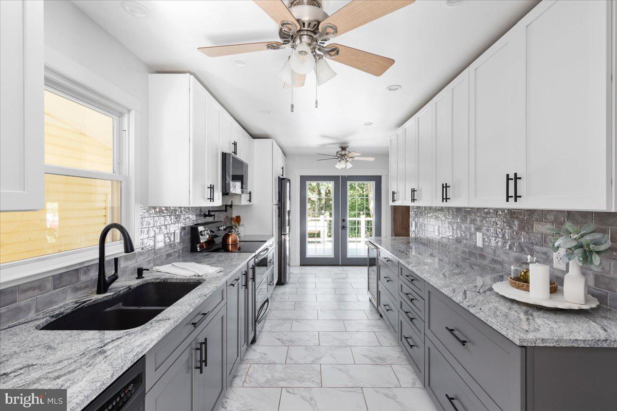 SOUTH HILL ESTATES - Residential