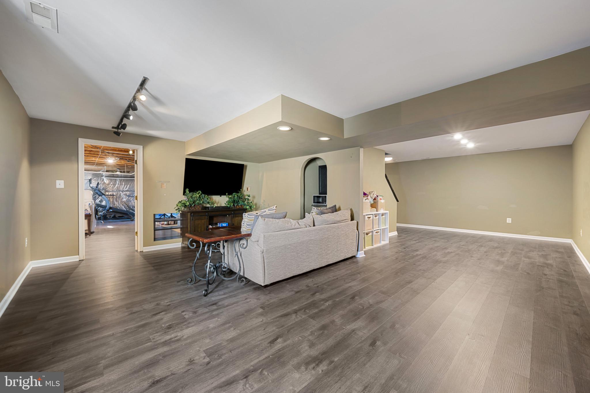 WHITTIER POND - Residential