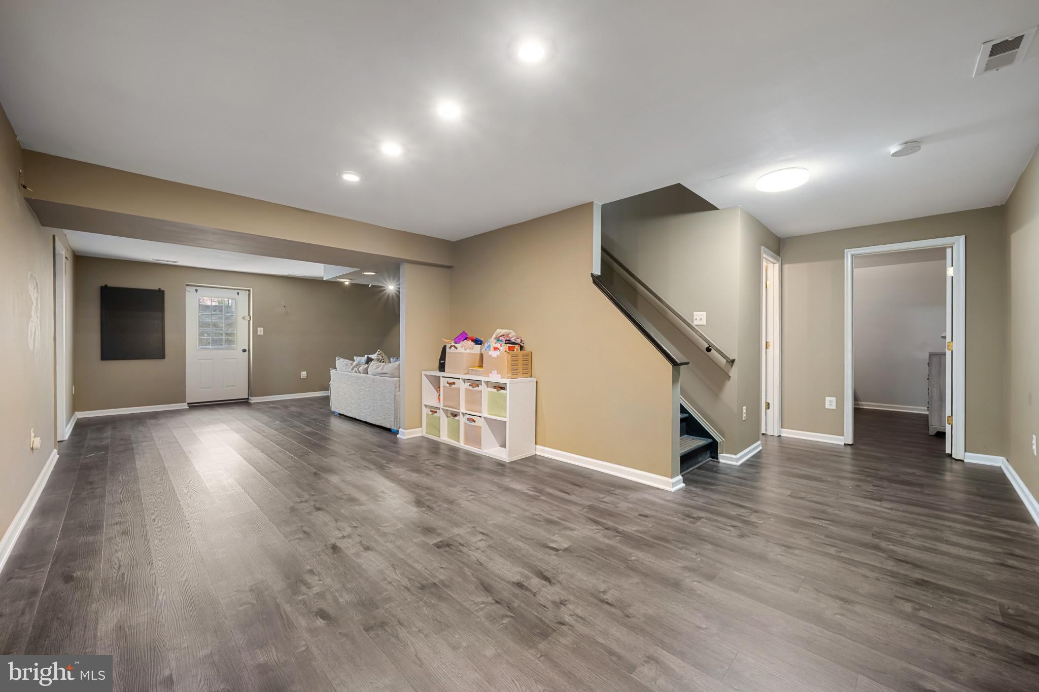 WHITTIER POND - Residential