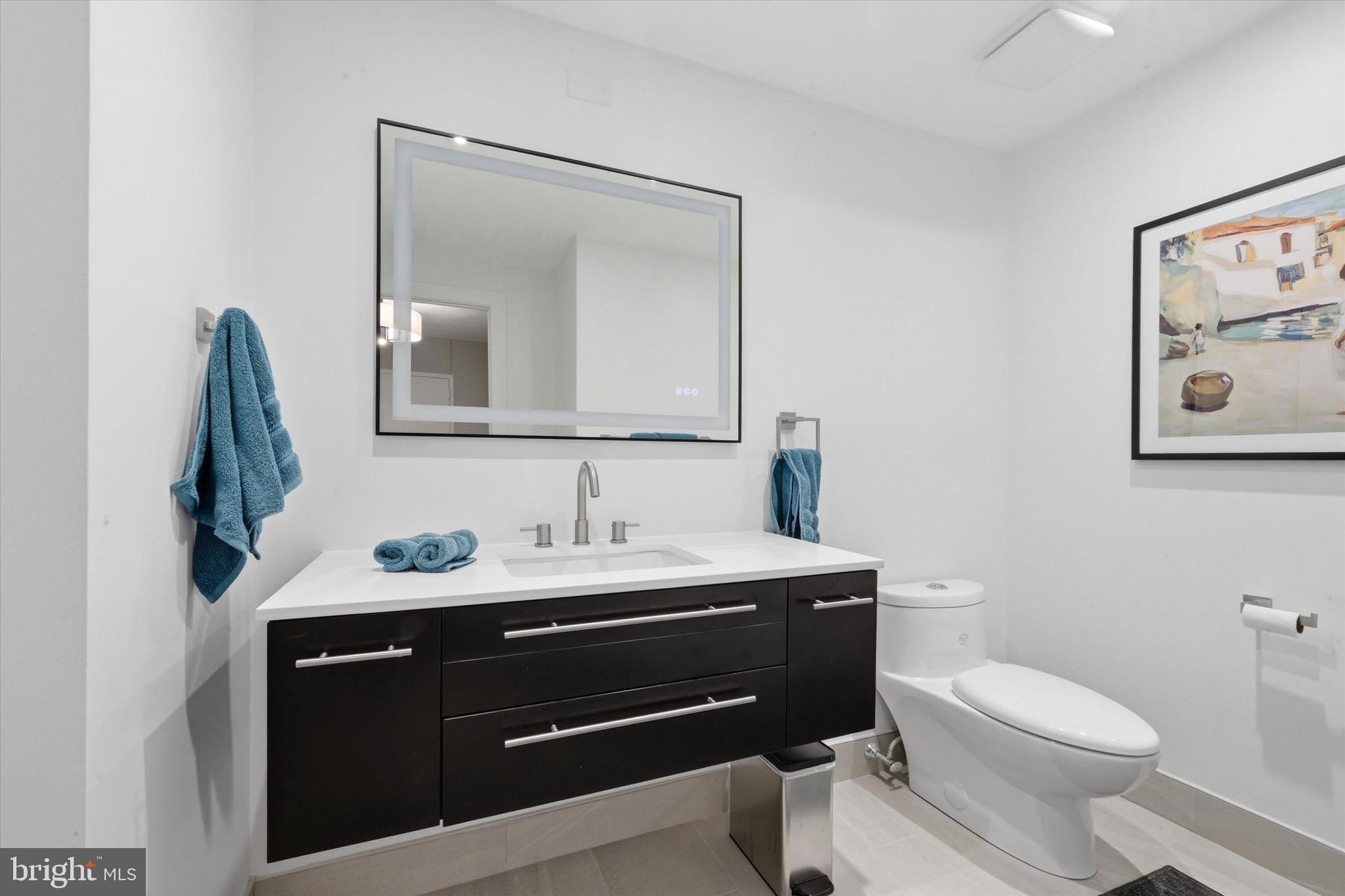 LOGAN SQUARE - Residential