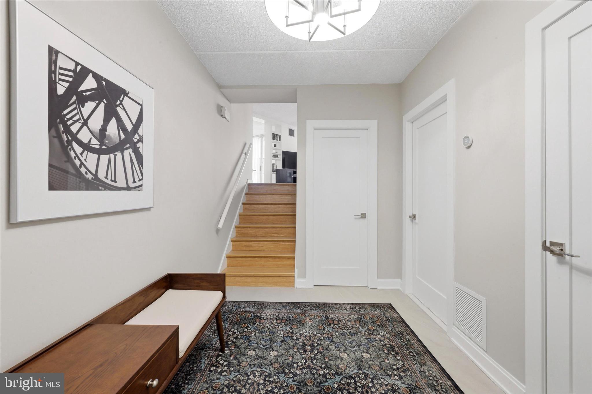 LOGAN SQUARE - Residential