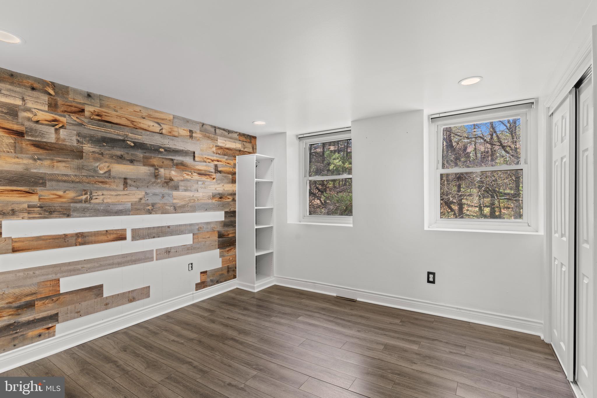 WINDMILL SQUARE - Residential Lease