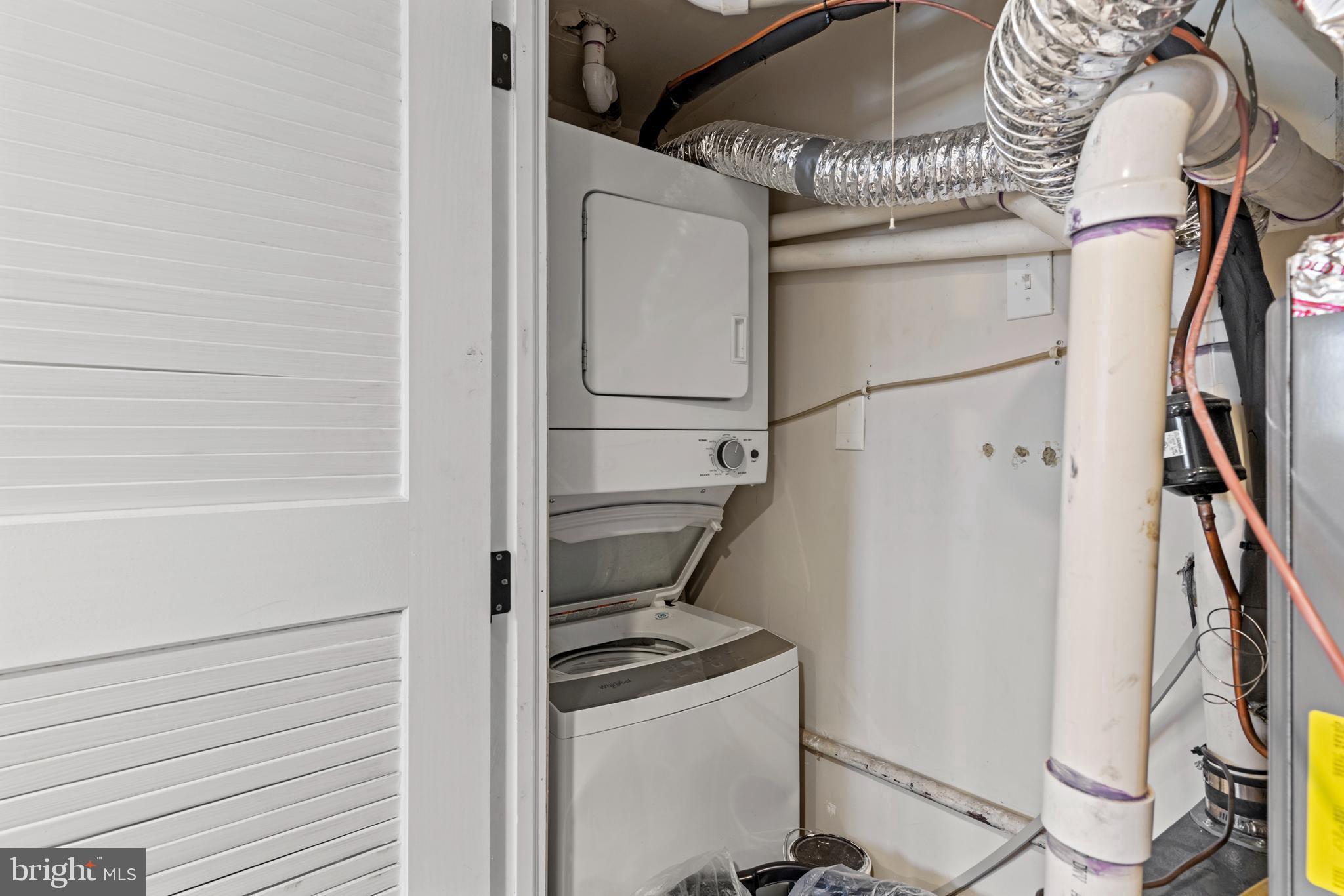 WINDMILL SQUARE - Residential Lease