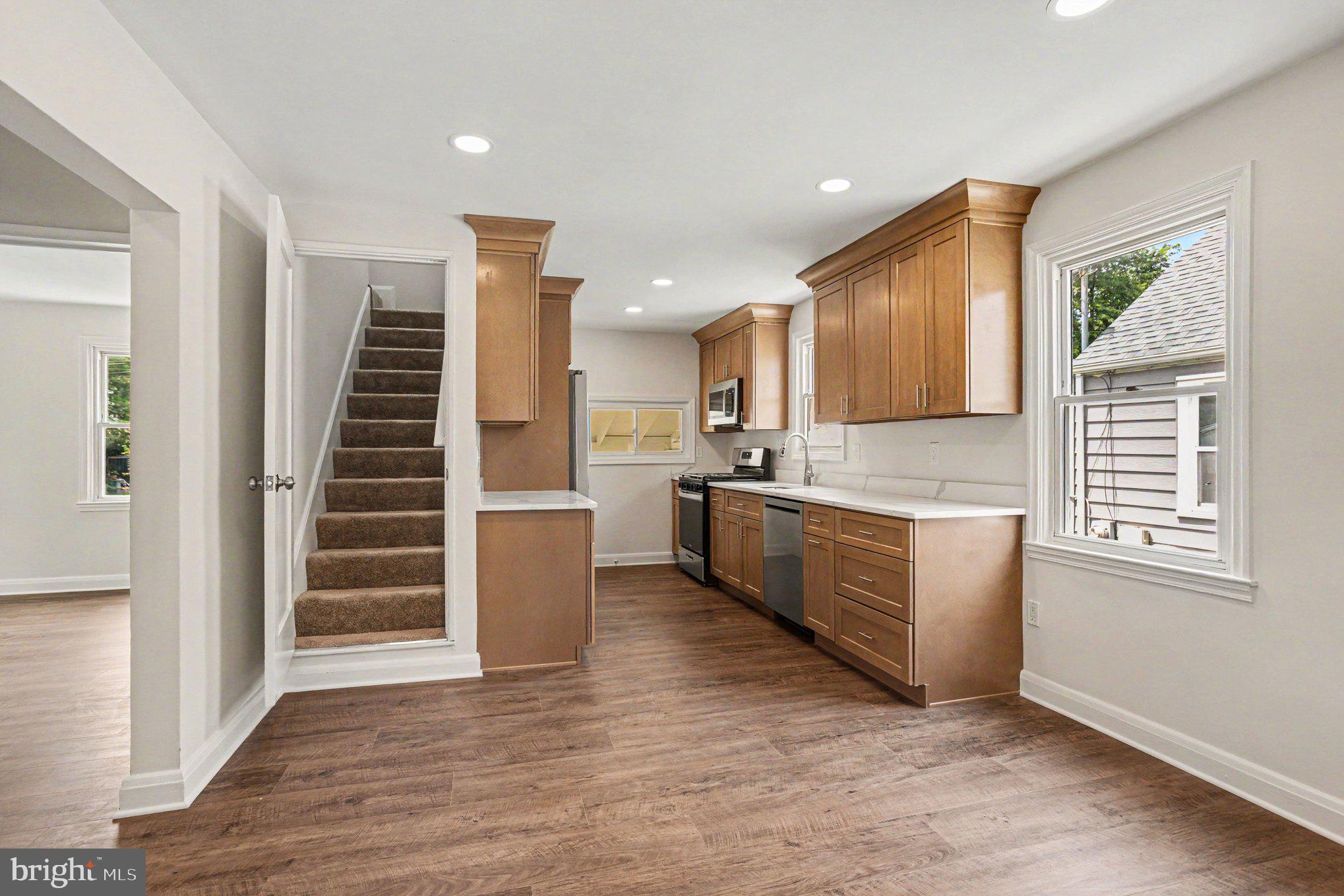 2513 CANTERBURY ROAD