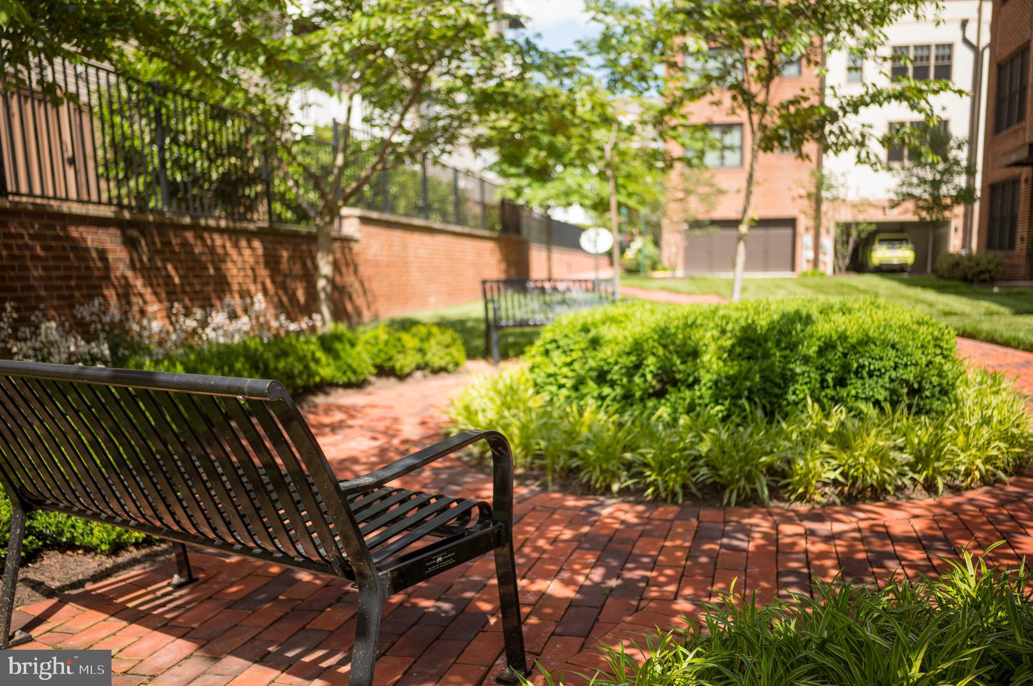 OLD TOWN ALEXANDRIA - Residential