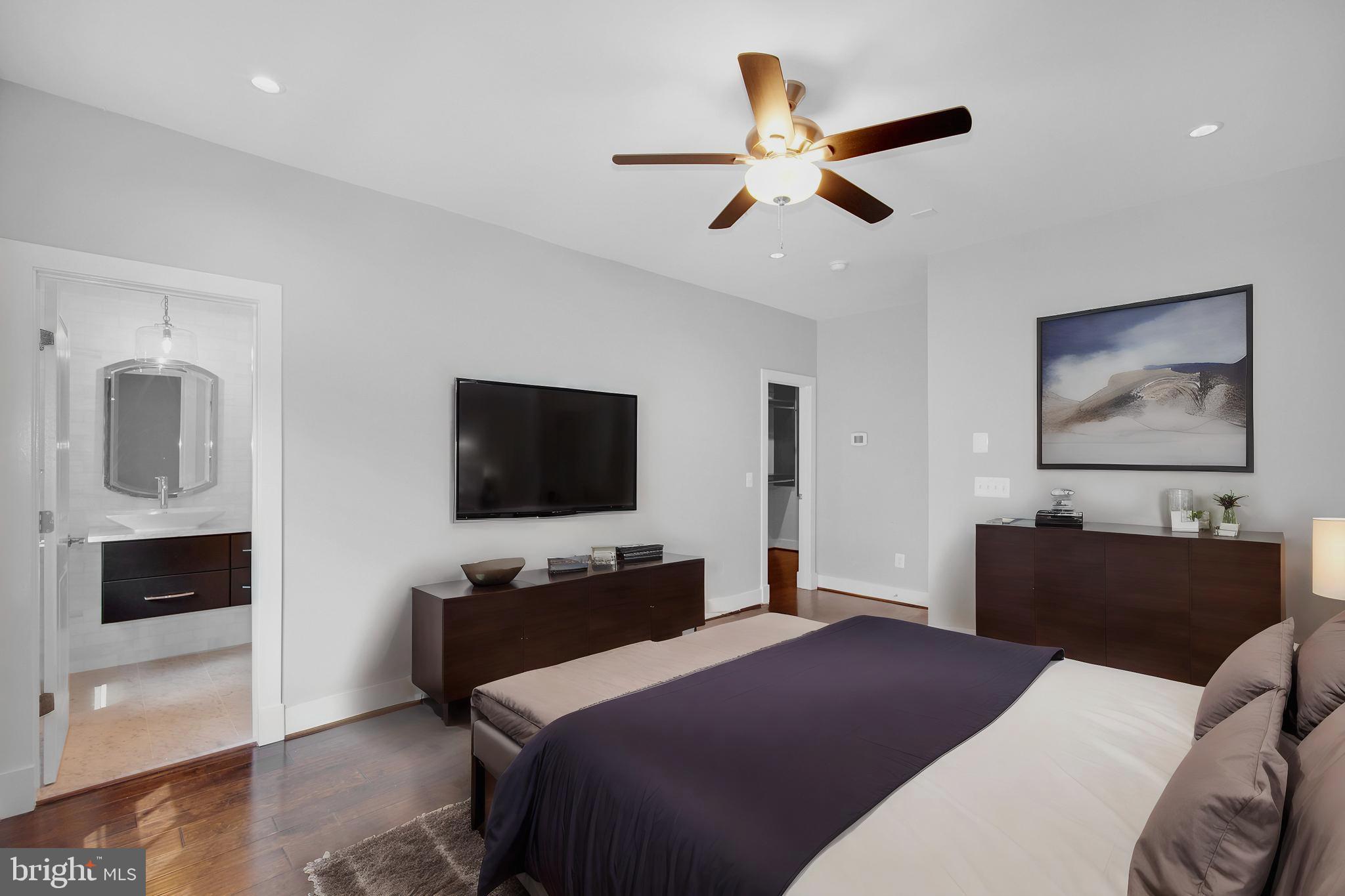 OLD TOWN ALEXANDRIA - Residential