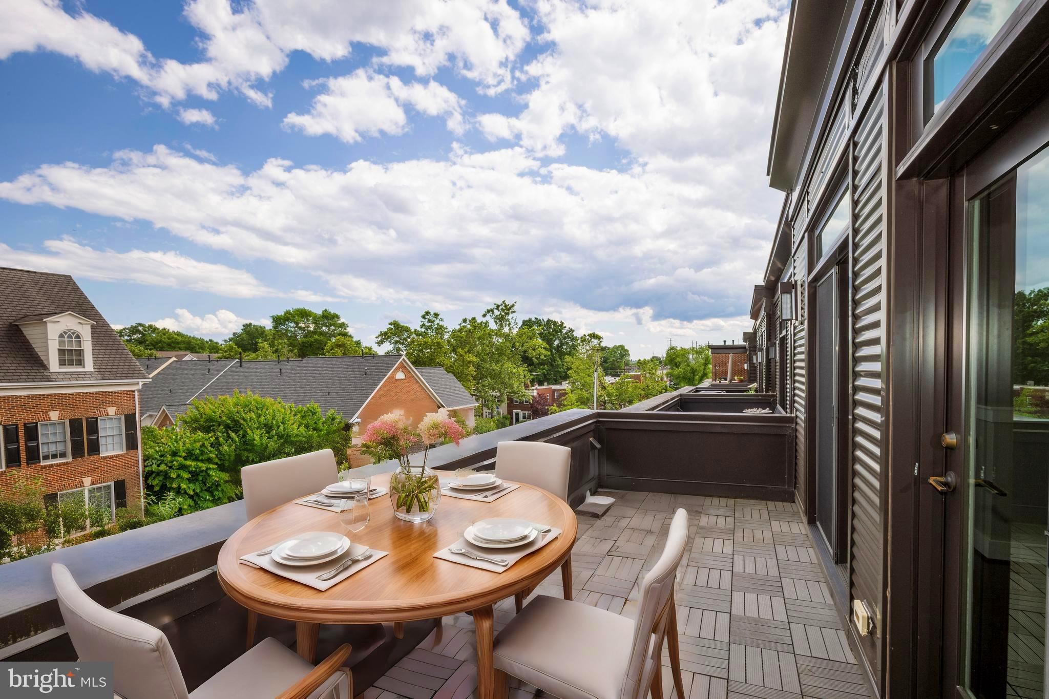 OLD TOWN ALEXANDRIA - Residential