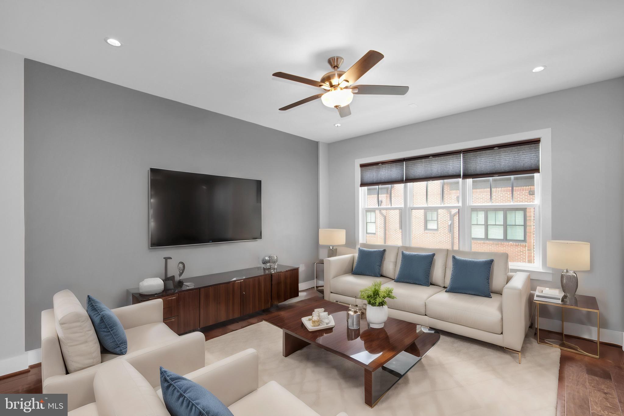 OLD TOWN ALEXANDRIA - Residential