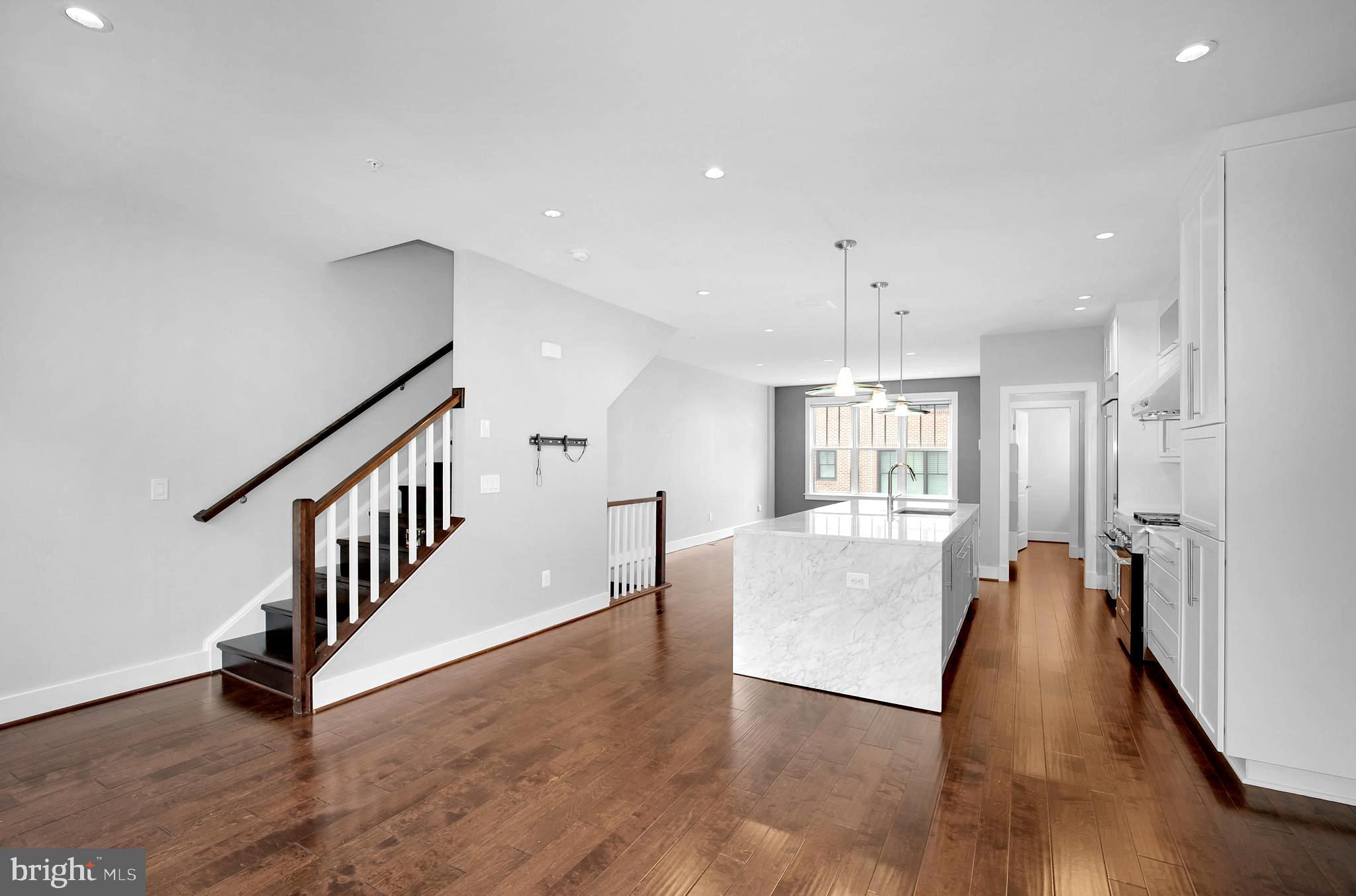 OLD TOWN ALEXANDRIA - Residential