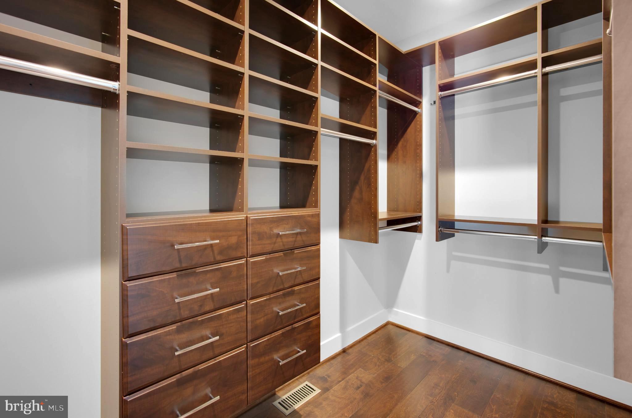 OLD TOWN ALEXANDRIA - Residential