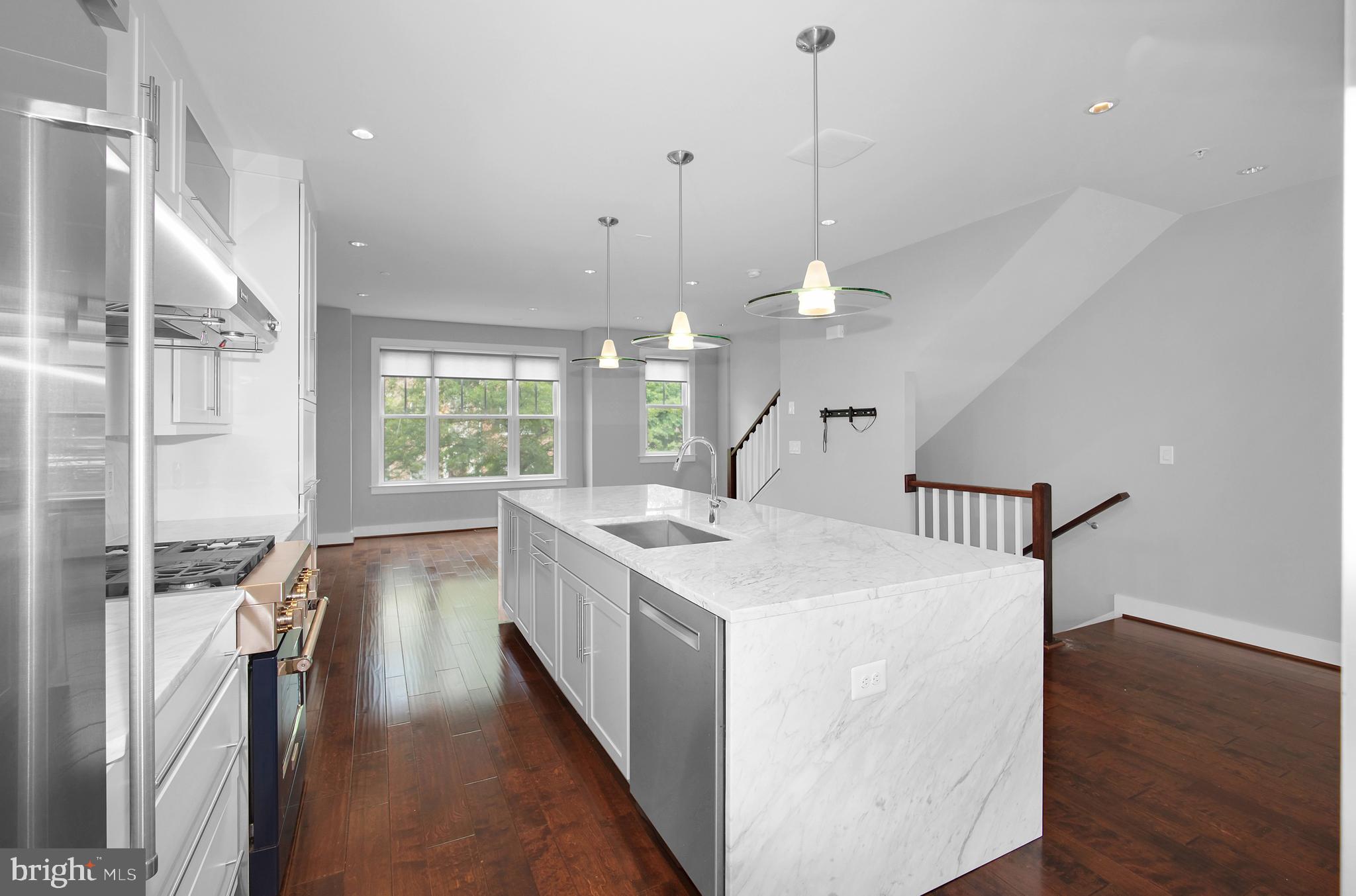 OLD TOWN ALEXANDRIA - Residential