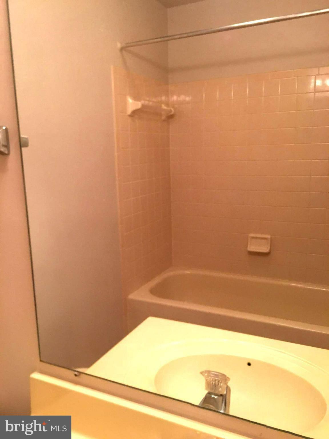 SHERBROOKE CONDO - Residential Lease