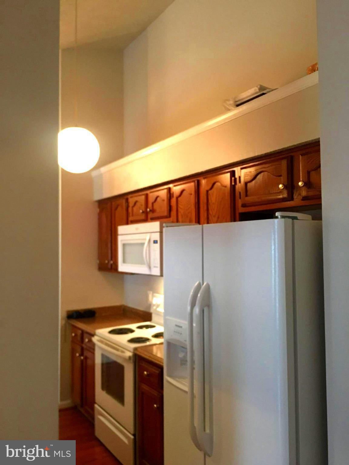 SHERBROOKE CONDO - Residential Lease
