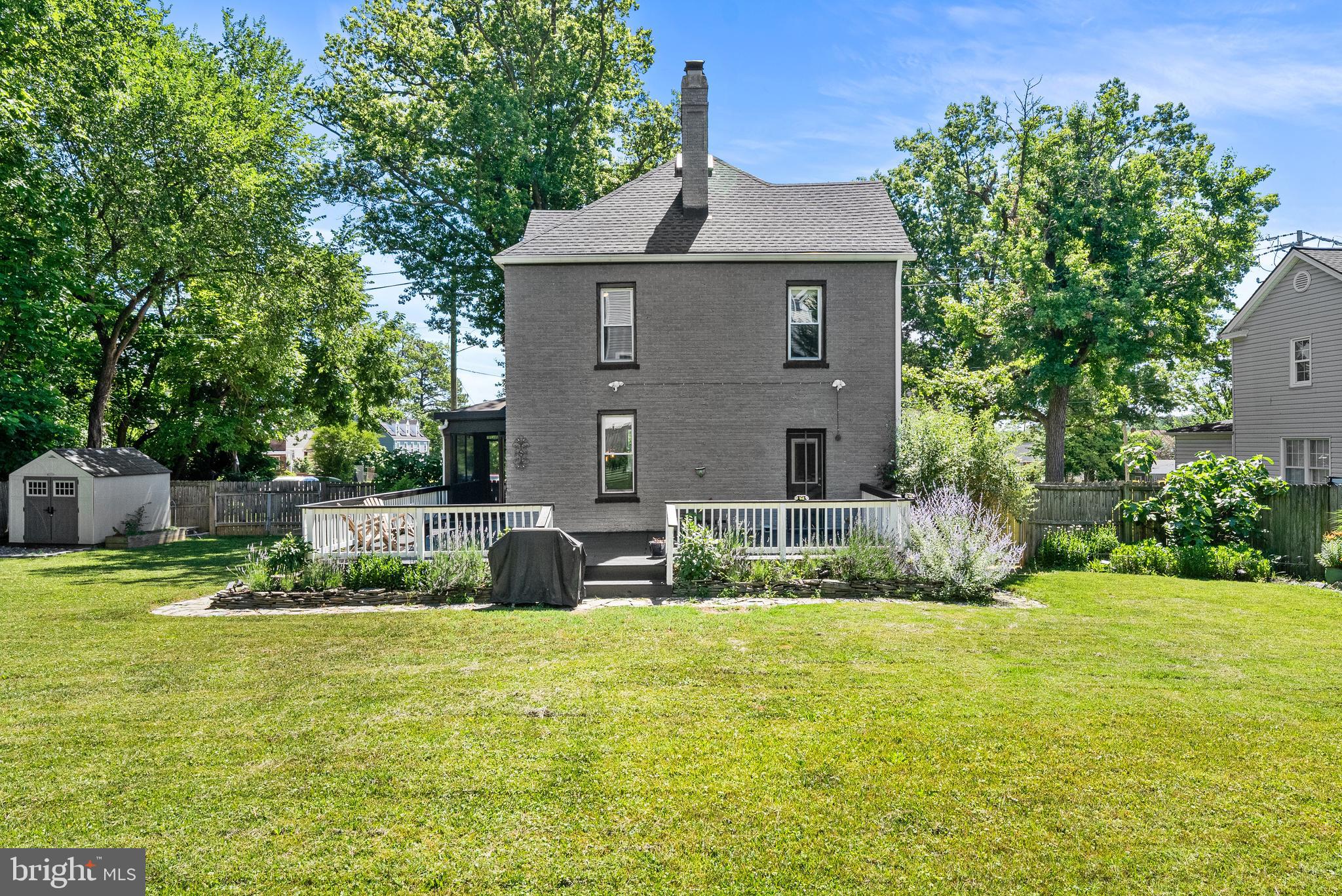 2410 20TH STREET NE