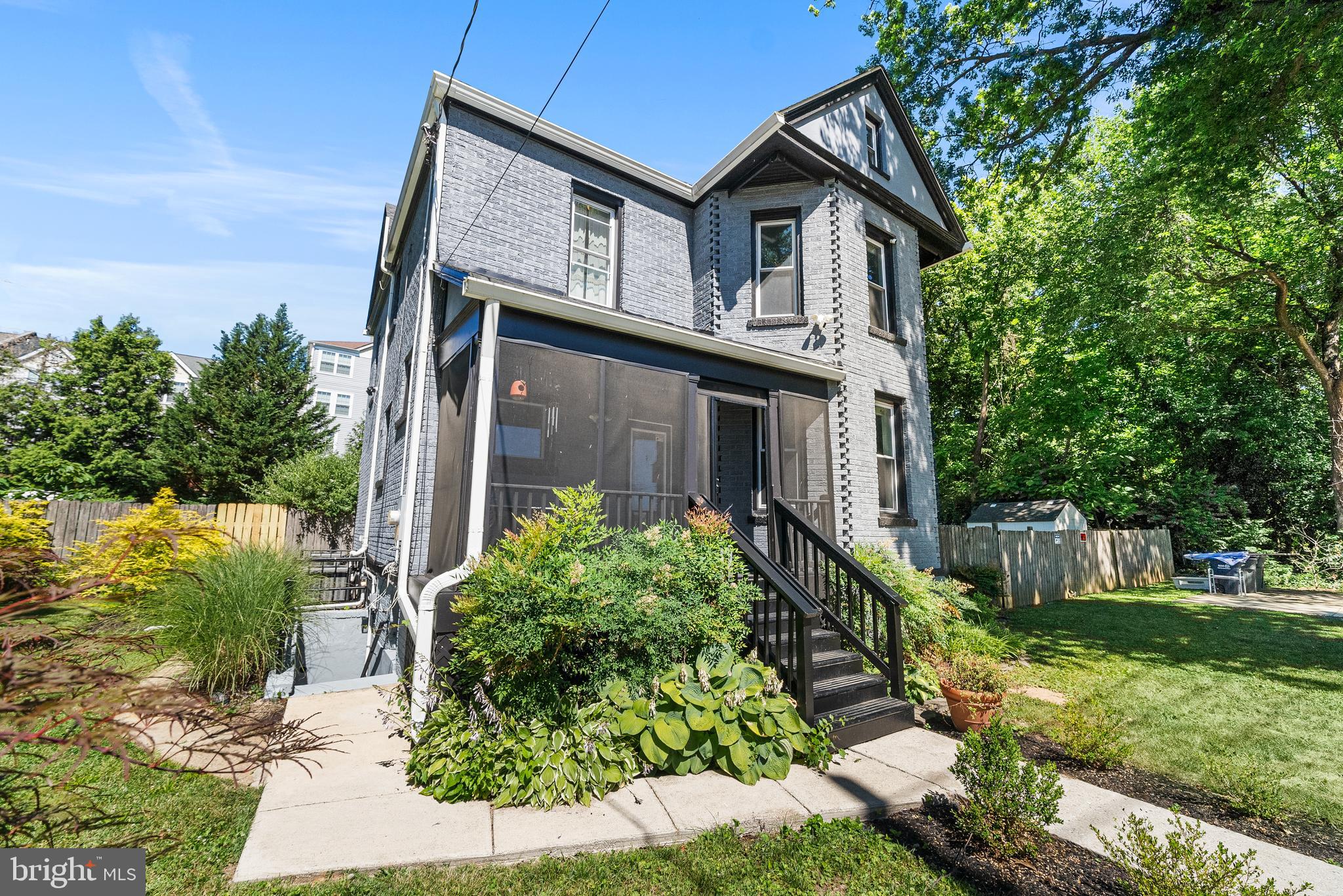 2410 20TH STREET NE