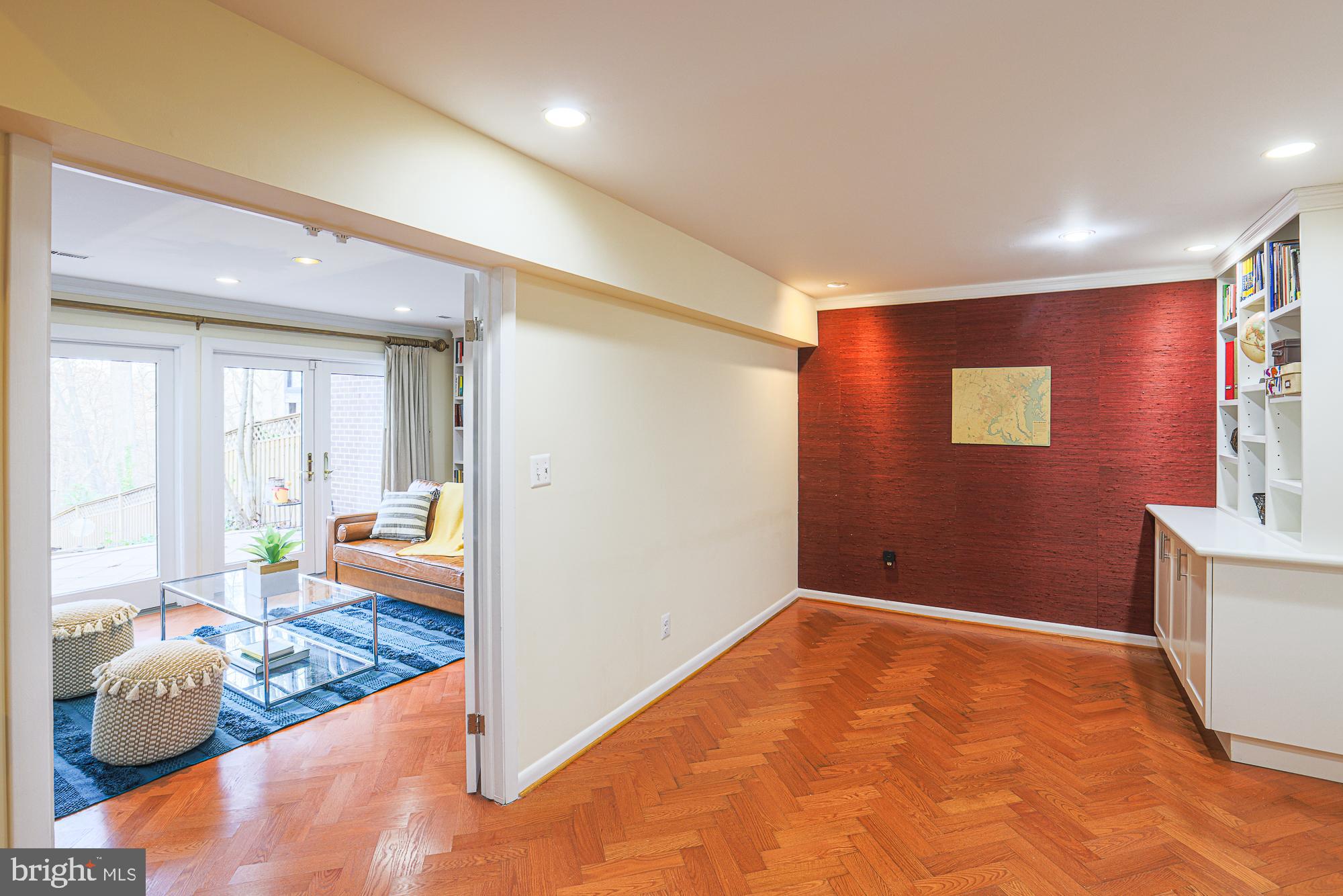 BUCKINGHAM MANOR - Residential