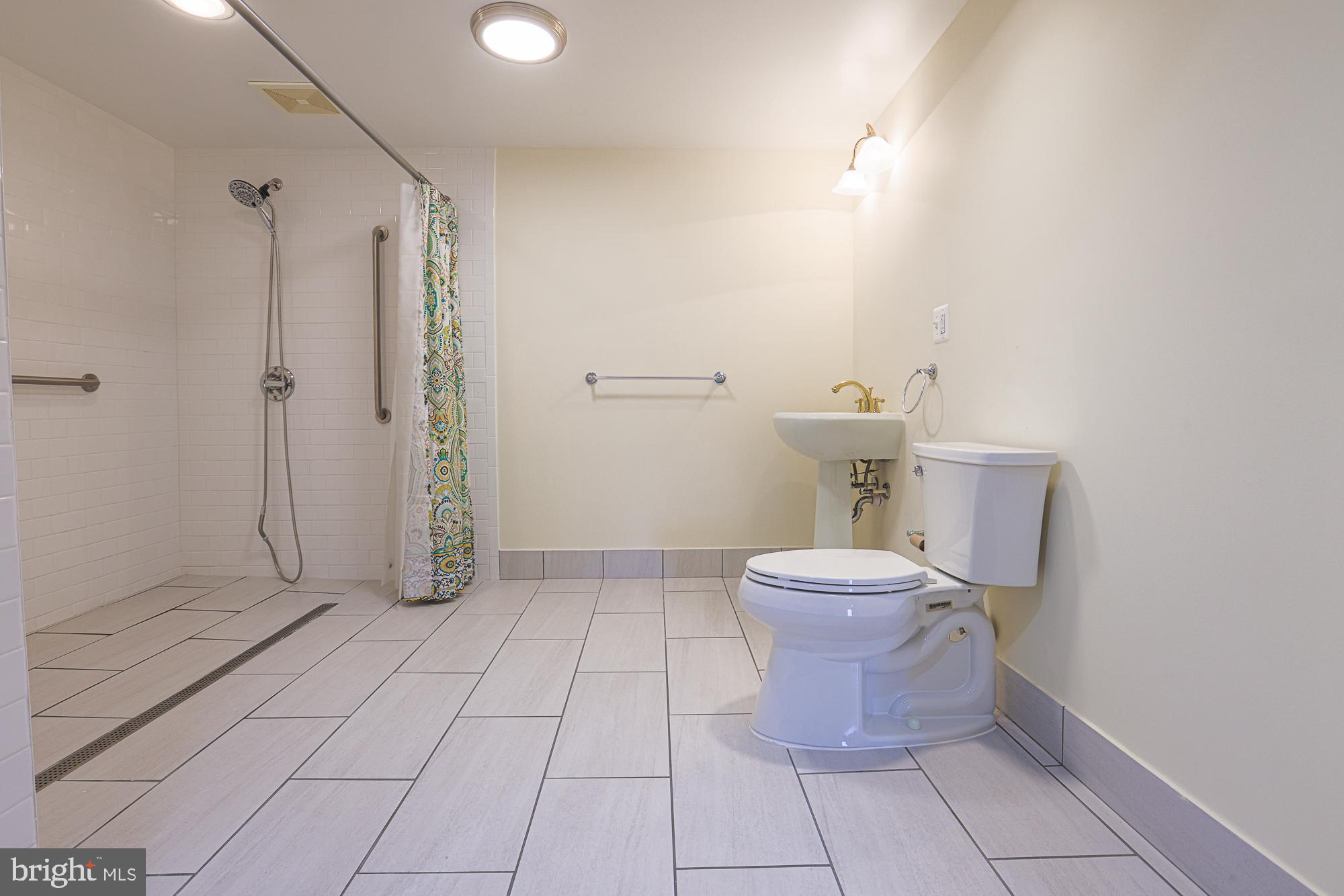 BUCKINGHAM MANOR - Residential