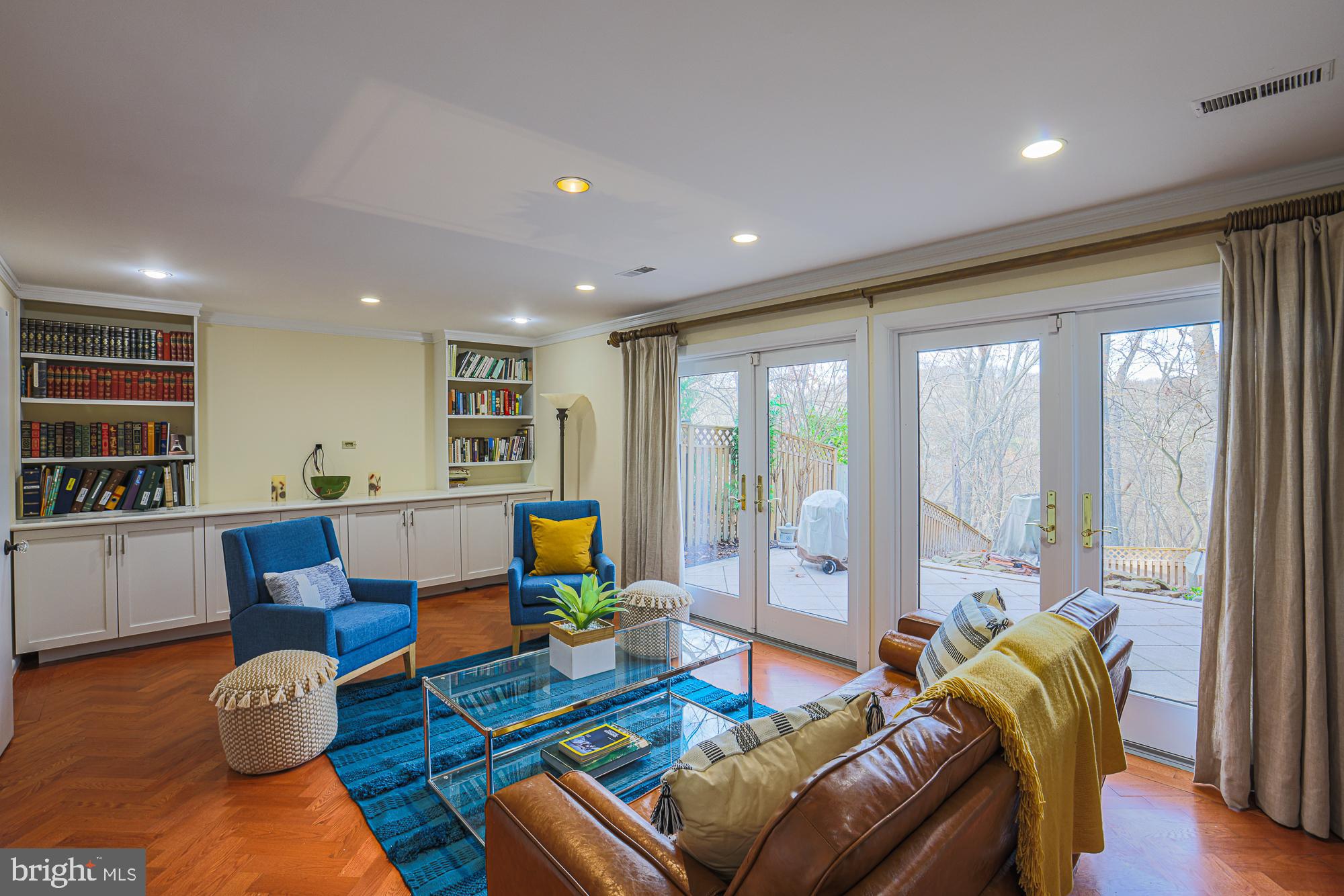 BUCKINGHAM MANOR - Residential